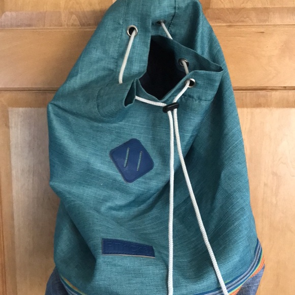 FITKICKS throwback daypack - Picture 3 of 7